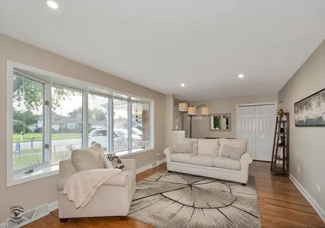 Photo 4 of Single family home for sale at 6406 182nd Street, Tinley Park, IL 60477 | MLS# 12778863 | Listing updated on 2026-10-20