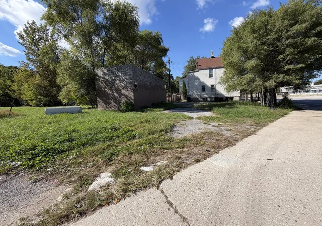 Photo 1 of Land for sale at 611 W 51st Street, Chicago, IL 60609 | MLS# 12778881 | Listing updated on 2026-10-07
