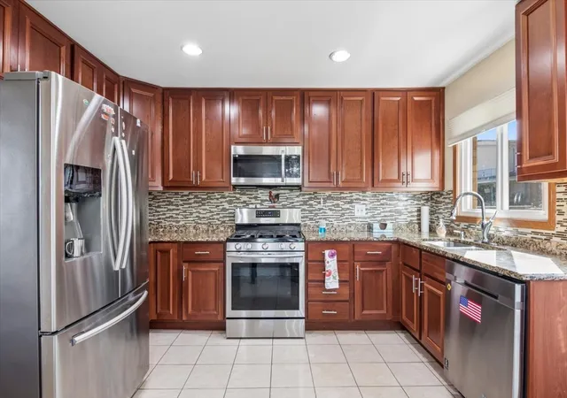 Photo 3 of Townhouse for sale at 7031 W Crain St, Niles, IL 60714 | MLS# 12778885 | Listing updated on 2026-10-07