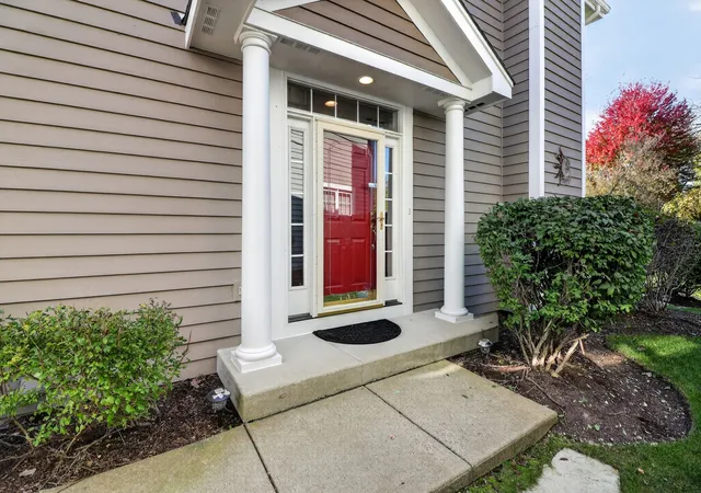 Photo 2 of Single family home for sale at 888 Villa Dr, Crystal Lake, IL 60014 | MLS# 12778909 | Listing updated on 2026-10-29