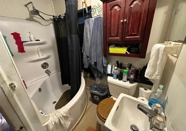 Photo 4 of Single family home for sale at 607 Richmond St, Joliet, IL 60435 | MLS# 12778912 | Listing updated on 2026-10-07