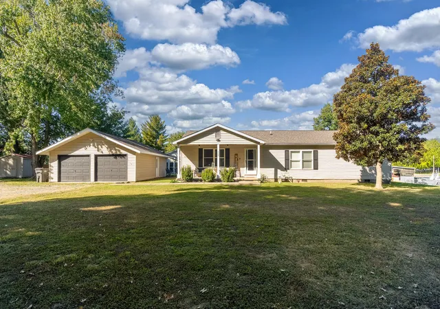 Photo 1 of Single family home for sale at 309 Walnut St W, Energy, IL 62933 | MLS# 12778916 | Listing updated on 2026-10-16