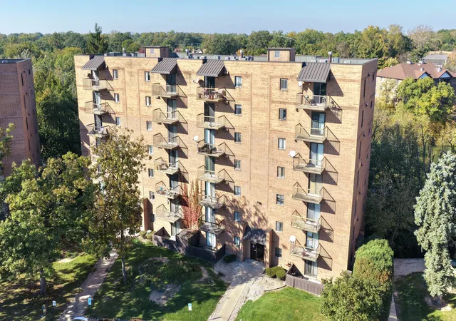 Condo for sale at 6000 Lake Blf Dr #202, Tinley Park, IL 60477 | MLS# 12778920