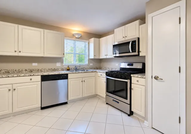 Photo 2 of Condo for sale at 6000 Lake Blf Dr #202, Tinley Park, IL 60477 | MLS# 12778920 | Listing updated on 2026-10-21