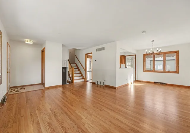 Photo 3 of Single family home for sale at 117 N Mayfair Pl, Chicago Heights, IL 60411 | MLS# 12778921 | Listing updated on 2026-10-09