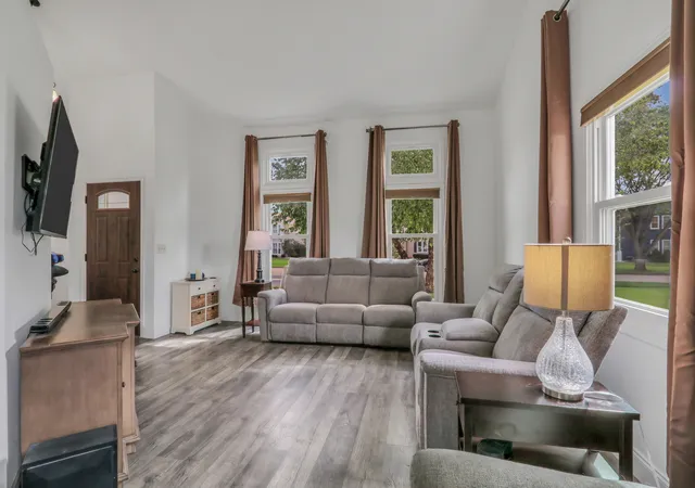 Photo 4 of Single family home for sale at 436 Conestoga Trl, Cary, IL 60013 | MLS# 12778948 | Listing updated on 2026-10-07