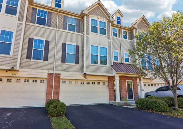 Photo 2 of Townhouse for sale at 3475 Bradbury Cir, Aurora, IL 60504 | MLS# 12778951 | Listing updated on 2026-10-07