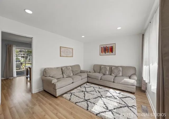 Photo 2 of Single family home for sale at 712 Larsen Ave, Streamwood, IL 60107 | MLS# 12778960 | Listing updated on 2026-10-07