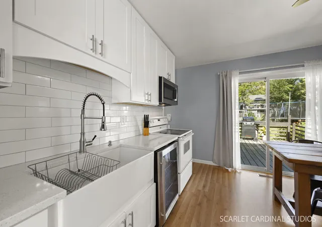 Photo 4 of Single family home for sale at 712 Larsen Ave, Streamwood, IL 60107 | MLS# 12778960 | Listing updated on 2026-10-07