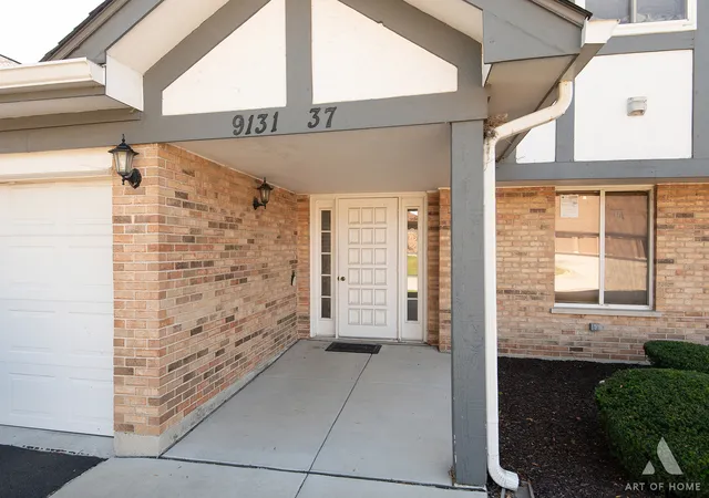 Listing Photo 3 - Condo for sale in building located at 9133 Sutton Ct, Orland Park, IL 60462 - Unit #86