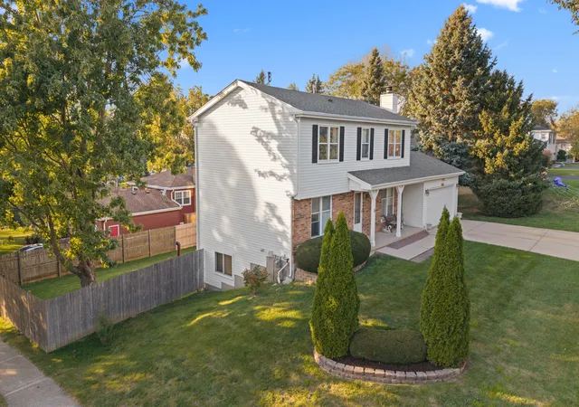 Photo 1 of Single family home for sale at 1769 Patricia Ln, St. Charles, IL 60174 | MLS# 12778971 | Listing updated on 2026-10-22