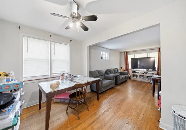 Listing Photo 4 - Condo for sale in building located at 1100 Linden Ave, Bellwood, IL 60104
