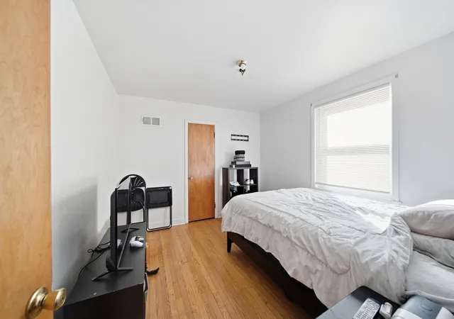 Listing Photo 5 - Condo for sale in building located at 1100 Linden Ave, Bellwood, IL 60104