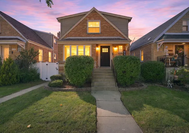 Photo 1 of Single family home for sale at 5704 S Oak Park Ave, Chicago, IL 60638 | MLS# 12778983 | Listing updated on 2026-10-07