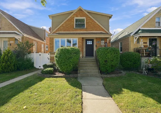 Single family home for sale at 5704 S Oak Park Ave, Chicago, IL 60638 | MLS# 12778983