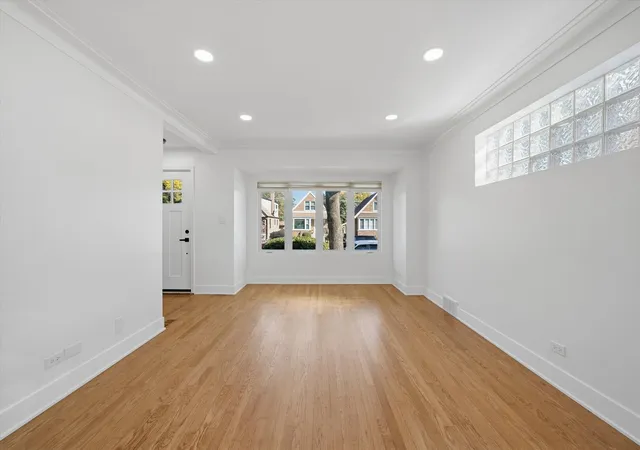Photo 2 of Single family home for sale at 5704 S Oak Park Ave, Chicago, IL 60638 | MLS# 12778983 | Listing updated on 2026-10-07
