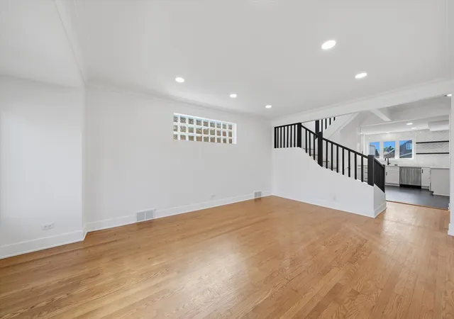 Photo 4 of Single family home for sale at 5704 S Oak Park Ave, Chicago, IL 60638 | MLS# 12778983 | Listing updated on 2026-10-07