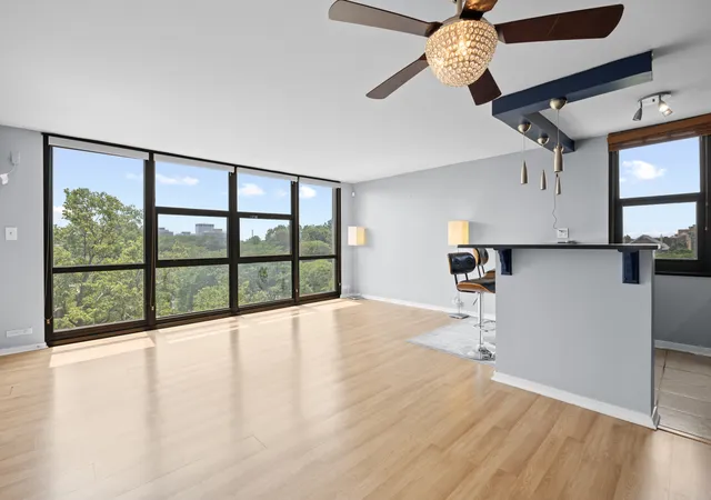 Photo 4 of Condo for sale at 2901 S Michigan Ave #405A, Chicago, IL 60616 | MLS# 12778986 | Listing updated on 2026-10-07