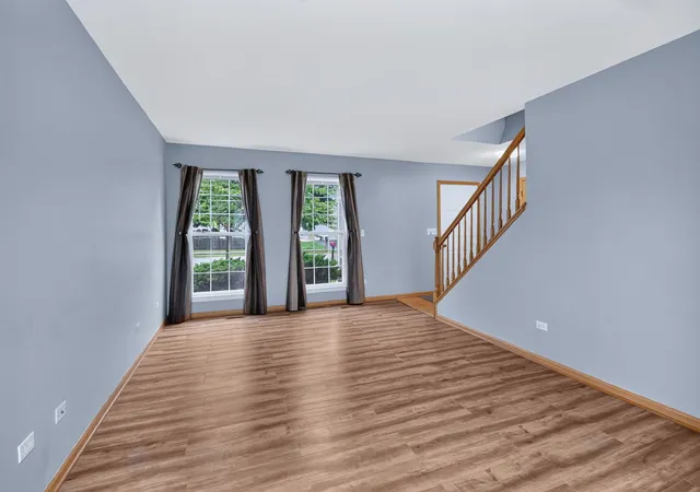 Photo 3 of Single family home for sale at 2551 Smithfield Ln, Aurora, IL 60504 | MLS# 12778993 | Listing updated on 2026-10-07