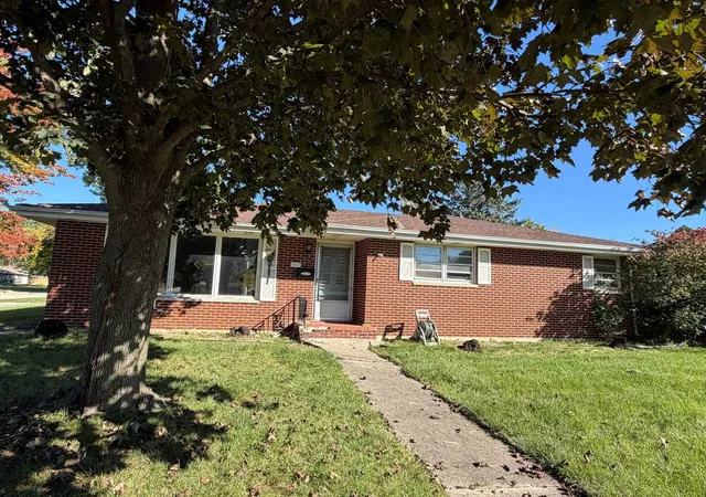 Photo 2 of Single family home for sale at 1617 W Douglas St, Joliet, IL 60435 | MLS# 12779015 | Listing updated on 2026-10-07