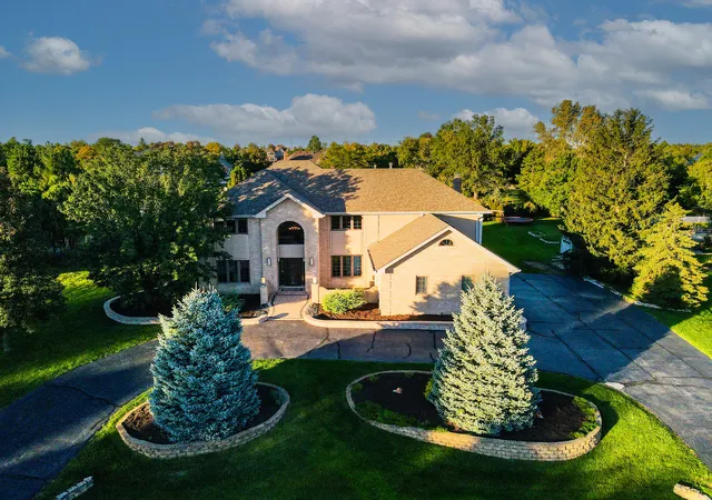 Photo 3 of Single family home for sale at 13207 Hunt Master Ln, Lemont, IL 60439 | MLS# 12779025 | Listing updated on 2026-10-07