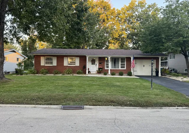Single family home for sale at 732 Fort St, Ottawa, IL 61350 | MLS# 12779052