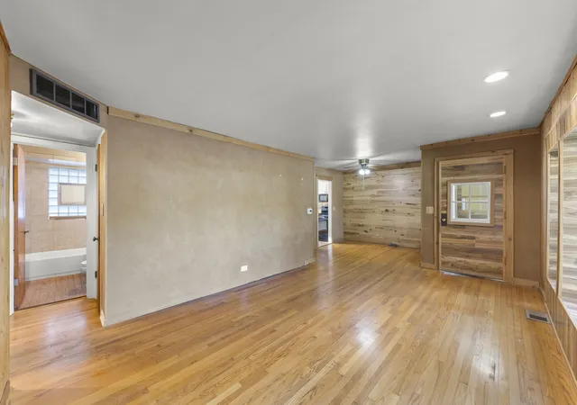 Photo 3 of Single family home for sale at 200 S Greeley St, Palatine, IL 60067 | MLS# 12779067 | Listing updated on 2026-10-22