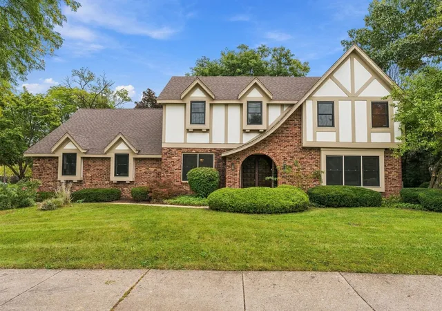 Single family home for sale at 1221 W Sable Dr, Addison, IL 60101 | MLS# 12779077