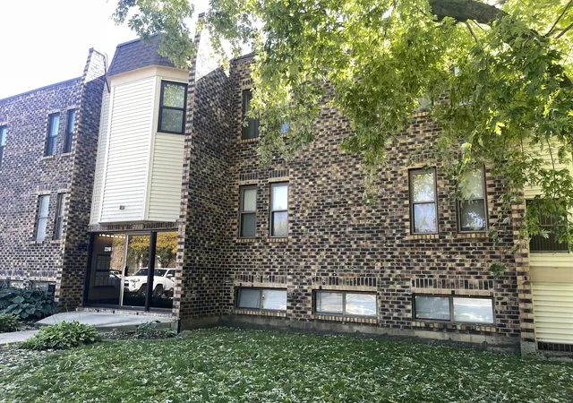 Condo for sale at 2218 Country Clb Dr #22, Woodridge, IL 60517 | MLS# 12779083