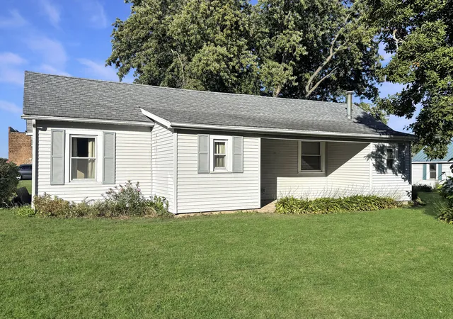 Photo 2 of Single family home for sale at 101 E Pera St, Ludlow, IL 60949 | MLS# 12779084 | Listing updated on 2026-10-07
