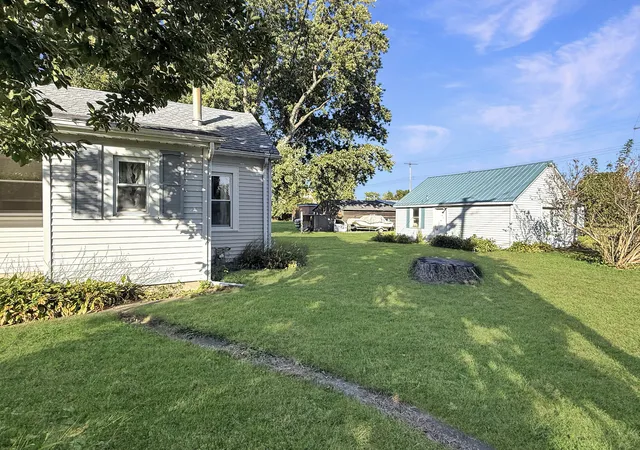 Photo 3 of Single family home for sale at 101 E Pera St, Ludlow, IL 60949 | MLS# 12779084 | Listing updated on 2026-10-07
