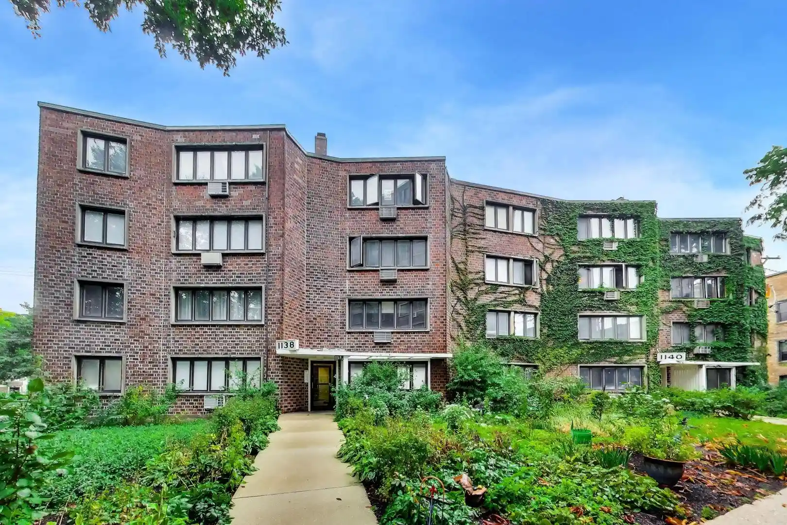 Listing Photo 2 - Condo for sale in 1138 W Lunt Ave located at 1138 W Lunt Ave, Chicago, IL 60626 - Unit #2B