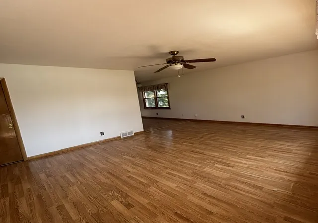 Photo 4 of Single family home for sale at 18092 W Il Rt 120, Grayslake, IL 60030 | MLS# 12779101 | Listing updated on 2026-10-07
