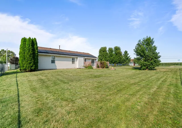 Photo 4 of Single family home for sale at 627 Cranbrook, Mount Morris, IL 61054 | MLS# 12779110 | Listing updated on 2026-10-07