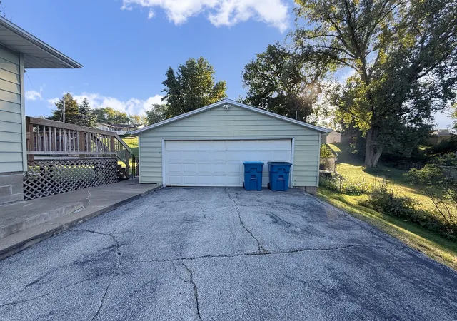 Photo 3 of Single family home for sale at 235 Cherry Ct, Silvis, IL 61282 | MLS# 12779123 | Listing updated on 2026-10-08