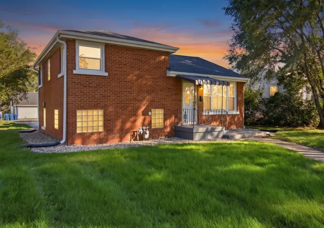 Photo 3 of Single family home for sale at 1252 S 8th Avenue, Kankakee, IL 60901 | MLS# 12779124 | Listing updated on 2026-10-07