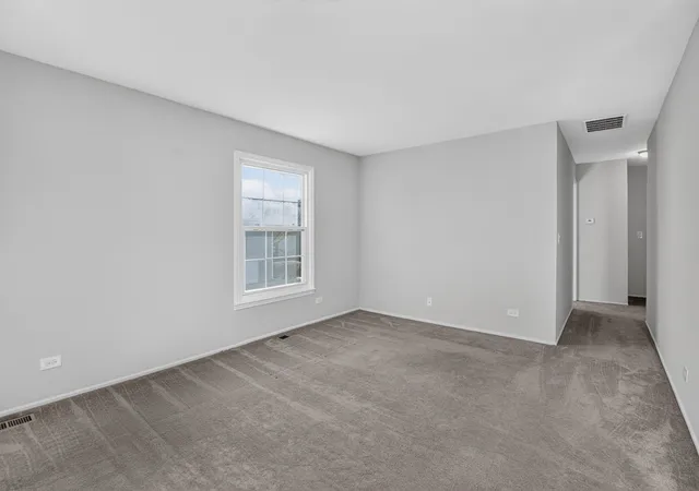 Listing Photo 4 - Condo for sale in building located at 1101 Bunker Hl Ct, Wheaton, IL 60189 - Unit #A