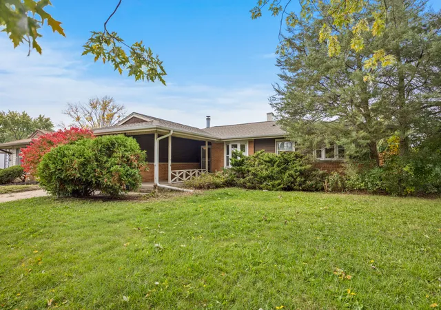 Single family home for sale at 246 Greenbriar St, Elk Grove Village, IL 60007 | MLS# 12779143