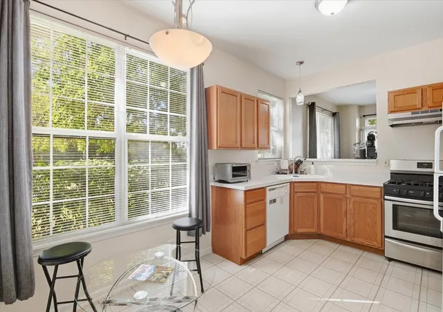 Photo 3 of Townhouse for sale at 1404 Remington Ct, Grayslake, IL 60030 | MLS# 12779147 | Listing updated on 2026-10-07