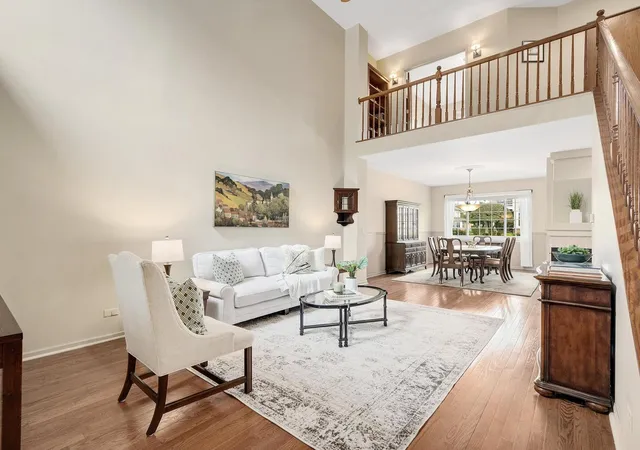 Photo 4 of Townhouse for sale at 2596 Camberley Cir, Westchester, IL 60154 | MLS# 12779168 | Listing updated on 2026-10-22
