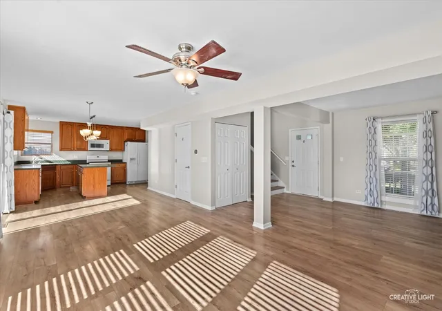 Photo 3 of Single family home for sale at 2718 Stonewall Ln, Joliet, IL 60435 | MLS# 12779169 | Listing updated on 2026-10-08