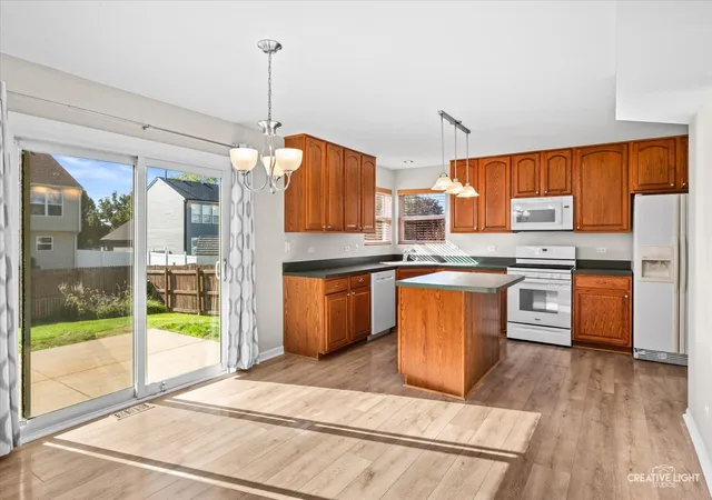 Photo 4 of Single family home for sale at 2718 Stonewall Ln, Joliet, IL 60435 | MLS# 12779169 | Listing updated on 2026-10-08