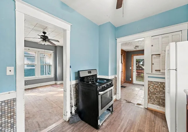 Photo 4 of Single family home for sale at 2819 9th Avenue, Moline, IL 61265 | MLS# 12779179 | Listing updated on 2026-10-08
