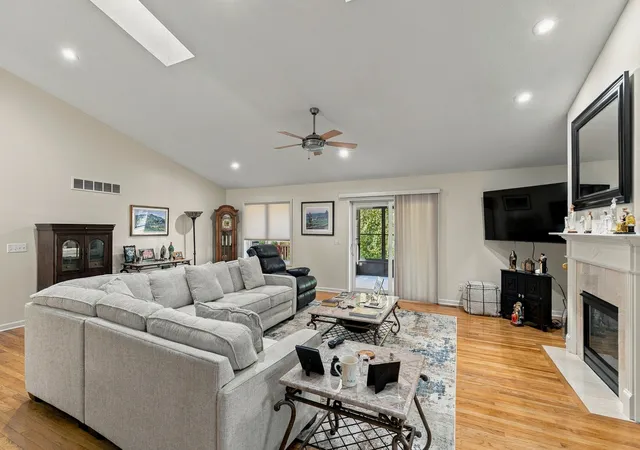 Photo 4 of Single family home for sale at 2241 31st Avenue, Rock Island, IL 61201 | MLS# 12779188 | Listing updated on 2026-10-08