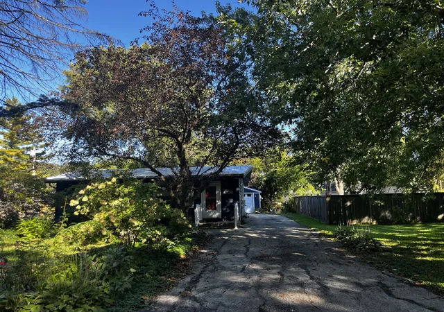 Single family home for sale at 601 Locust Ave, Geneva, IL 60134 | MLS# 12779204