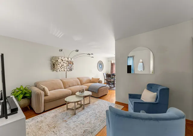 Photo 3 of Townhouse for sale at 2881 N Augusta Dr, Wadsworth, IL 60083 | MLS# 12779210 | Listing updated on 2026-10-07