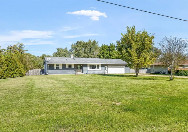 Photo 3 of Single family home for sale at 7284 Oak Dr, Stillman Valley, IL 61084 | MLS# 12779235 | Listing updated on 2026-10-09