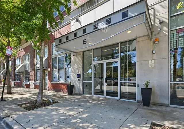 Photo 1 of Condo for sale at 6 S Laflin St #304, Chicago, IL 60607 | MLS# 12779253 | Listing updated on 2026-10-09