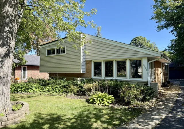 Photo 1 of Single family home for sale at 1235 Ferndale Ave, Highland Park, IL 60035 | MLS# 12779254 | Listing updated on 2026-10-07