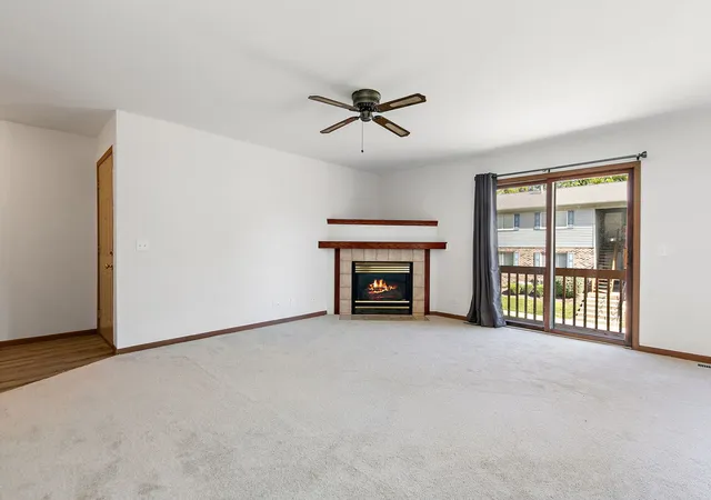 Photo 3 of Condo for sale at 320 Woodridge Cir #B, South Elgin, IL 60177 | MLS# 12779256 | Listing updated on 2026-10-08